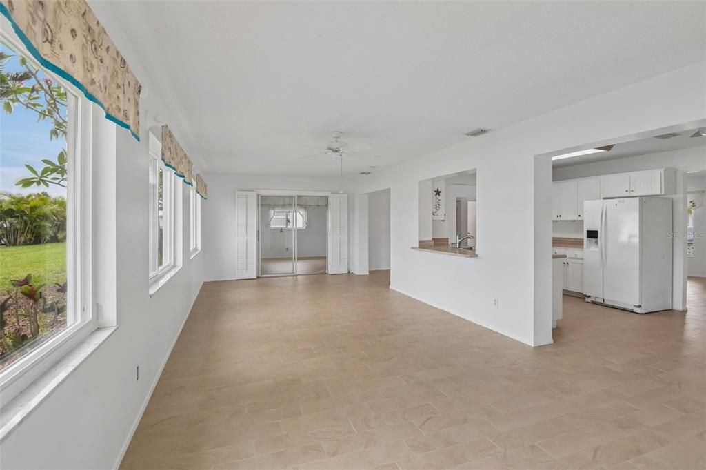 En Venta: $299,900 (2 camas, 2 baños, 1649 Pies cuadrados)