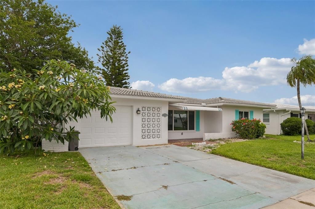 En Venta: $299,900 (2 camas, 2 baños, 1649 Pies cuadrados)