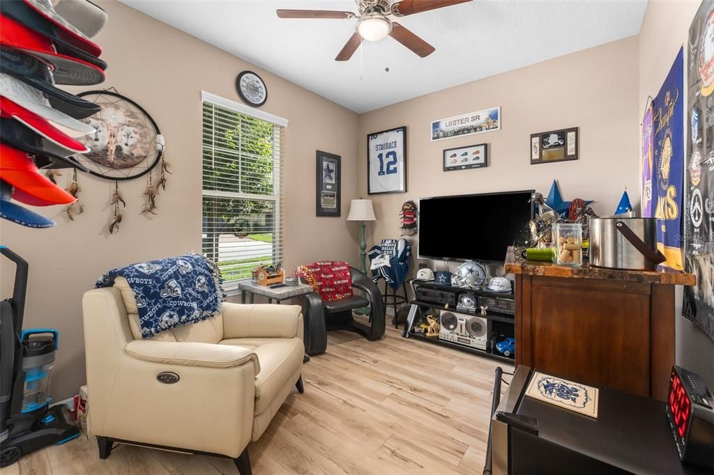 For Sale: $355,000 (3 beds, 2 baths, 1862 Square Feet)