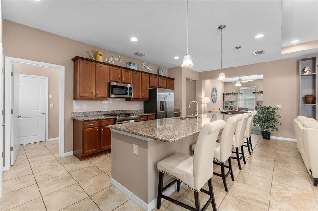 For Sale: $355,000 (3 beds, 2 baths, 1862 Square Feet)