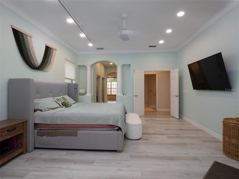 For Sale: $697,000 (4 beds, 3 baths, 3231 Square Feet)