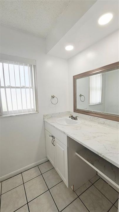 На продажу: $319,900 (3 спален, 2 ванн, 1801 Квадратных фут)