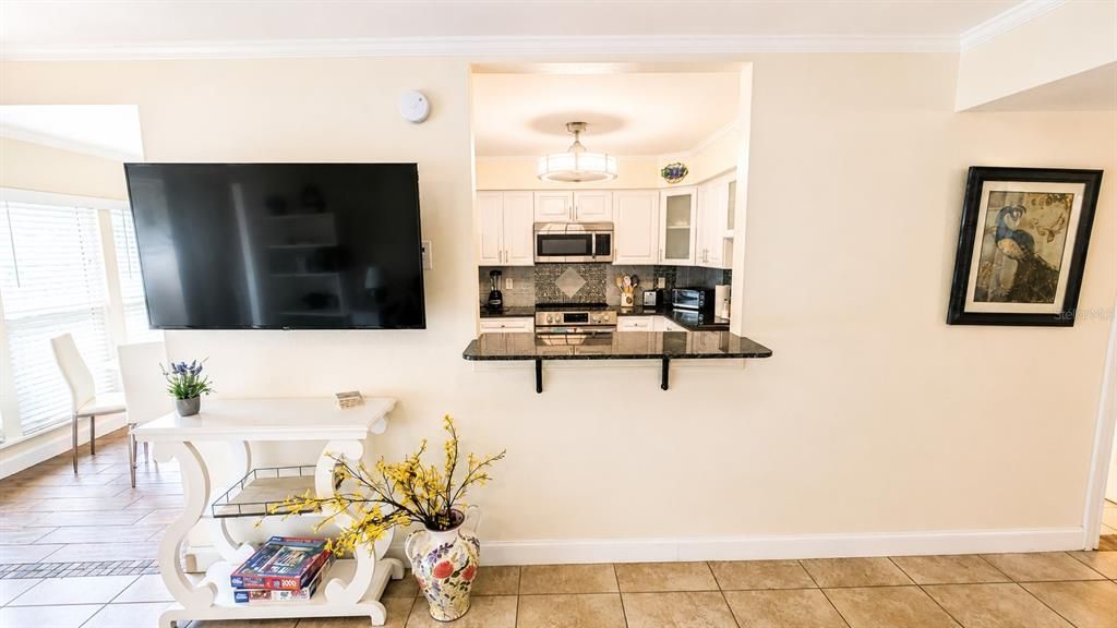 For Rent: $1,700 (1 beds, 1 baths, 768 Square Feet)