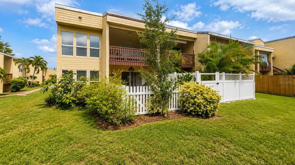 For Rent: $1,700 (1 beds, 1 baths, 768 Square Feet)