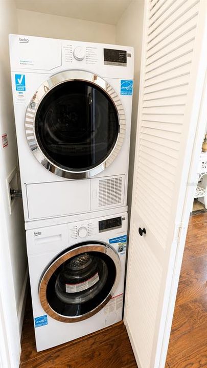 For Rent: $1,700 (1 beds, 1 baths, 768 Square Feet)