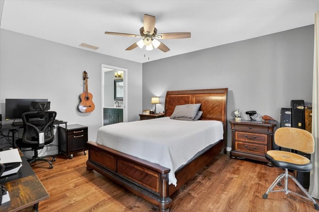 For Sale: $469,000 (3 beds, 2 baths, 1524 Square Feet)