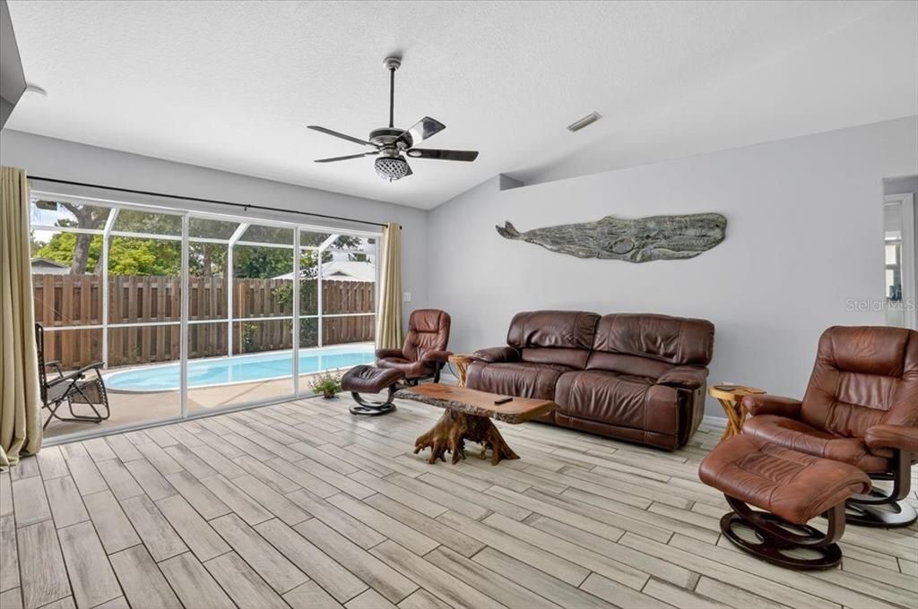 For Sale: $469,000 (3 beds, 2 baths, 1524 Square Feet)