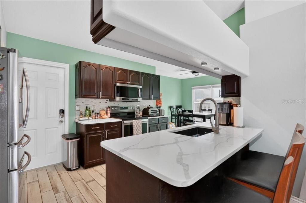 For Sale: $469,000 (3 beds, 2 baths, 1524 Square Feet)