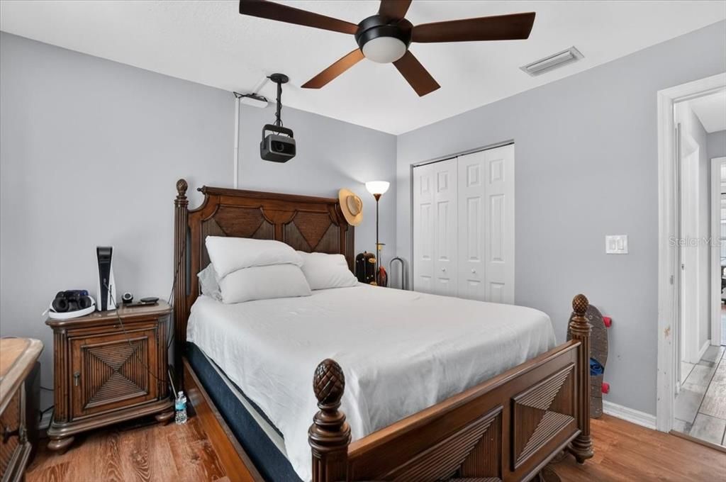For Sale: $469,000 (3 beds, 2 baths, 1524 Square Feet)
