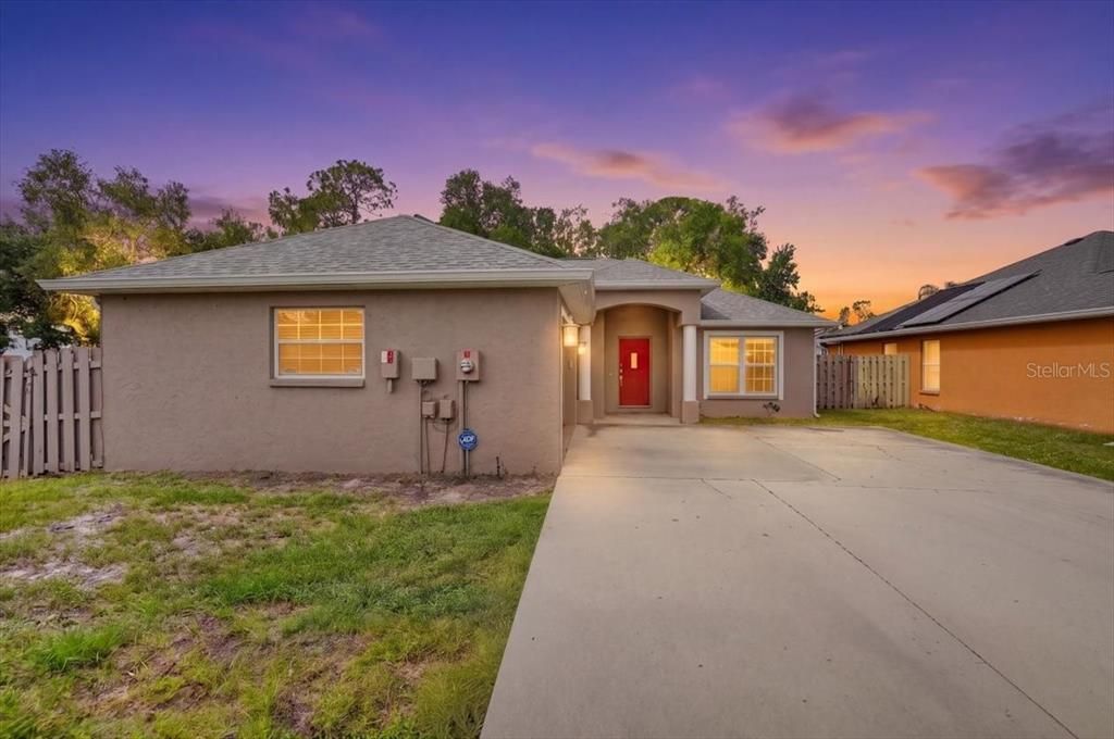 For Sale: $469,000 (3 beds, 2 baths, 1524 Square Feet)