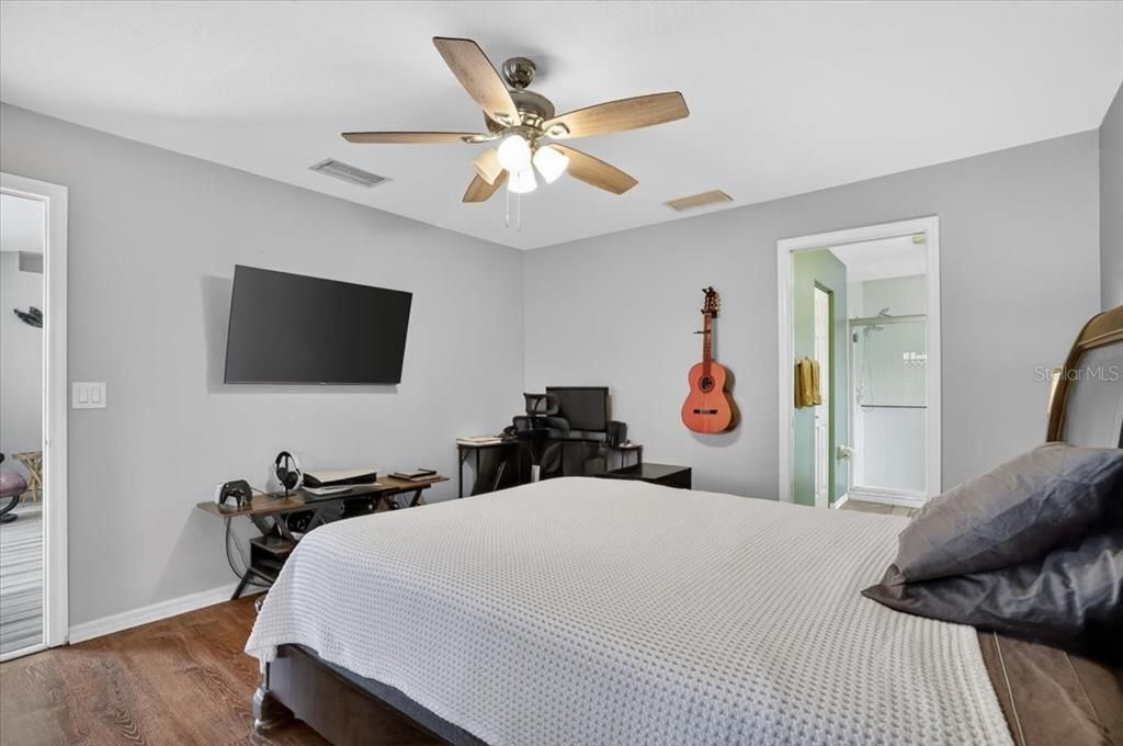 For Sale: $469,000 (3 beds, 2 baths, 1524 Square Feet)