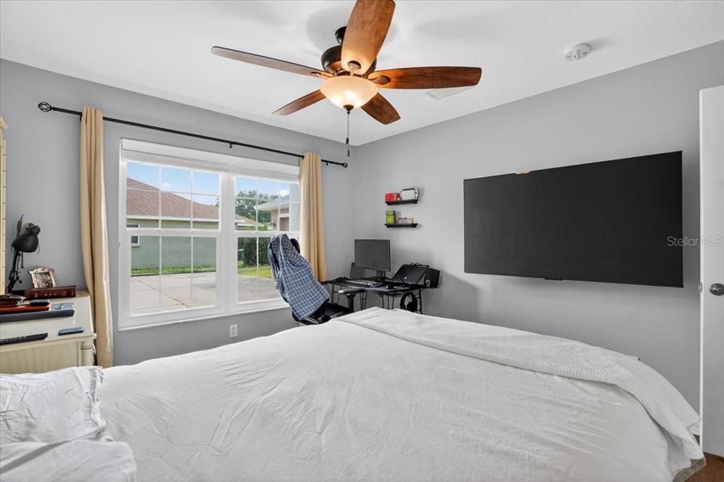 For Sale: $469,000 (3 beds, 2 baths, 1524 Square Feet)