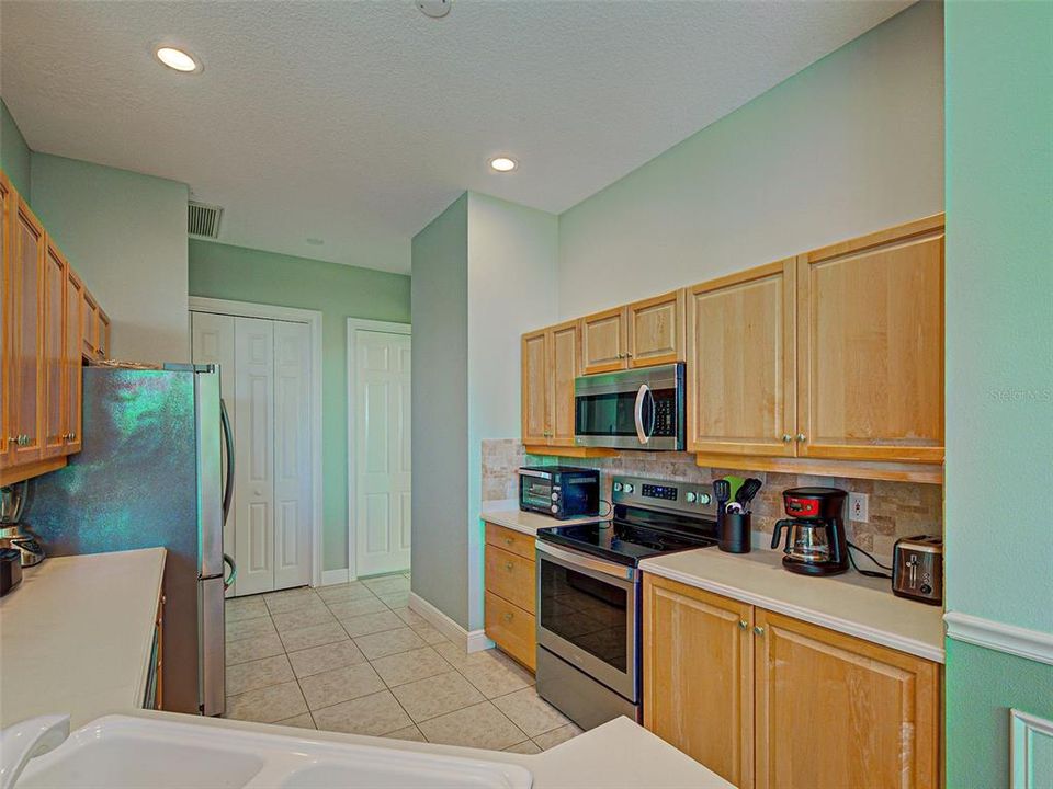 For Sale: $515,000 (4 beds, 2 baths, 1824 Square Feet)