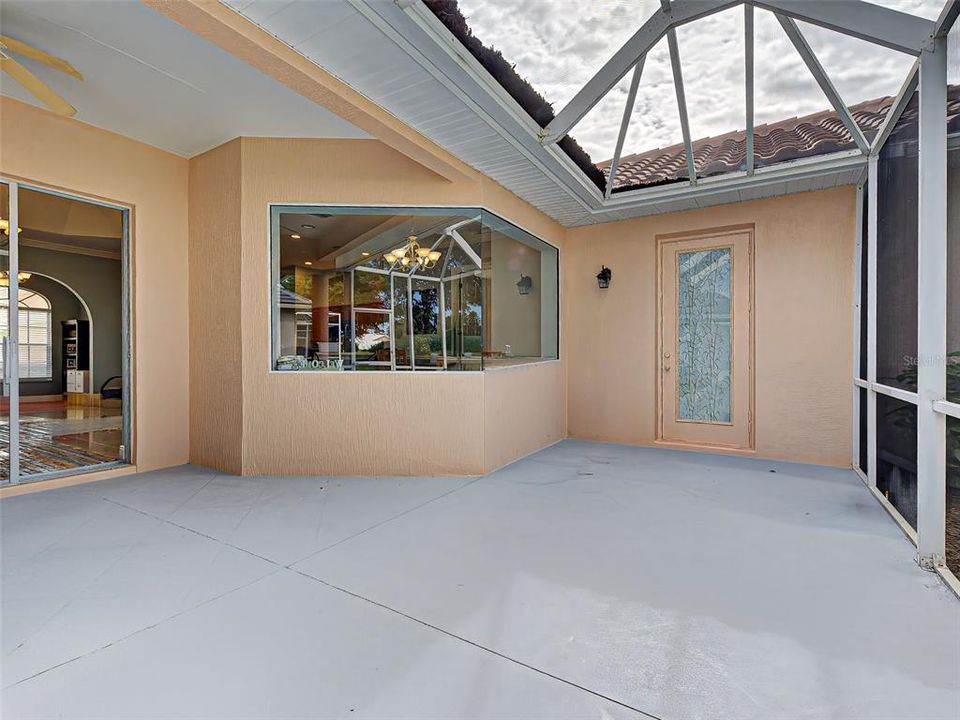 For Sale: $515,000 (4 beds, 2 baths, 1824 Square Feet)