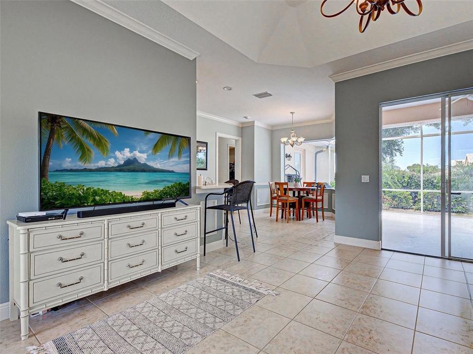 For Sale: $515,000 (4 beds, 2 baths, 1824 Square Feet)