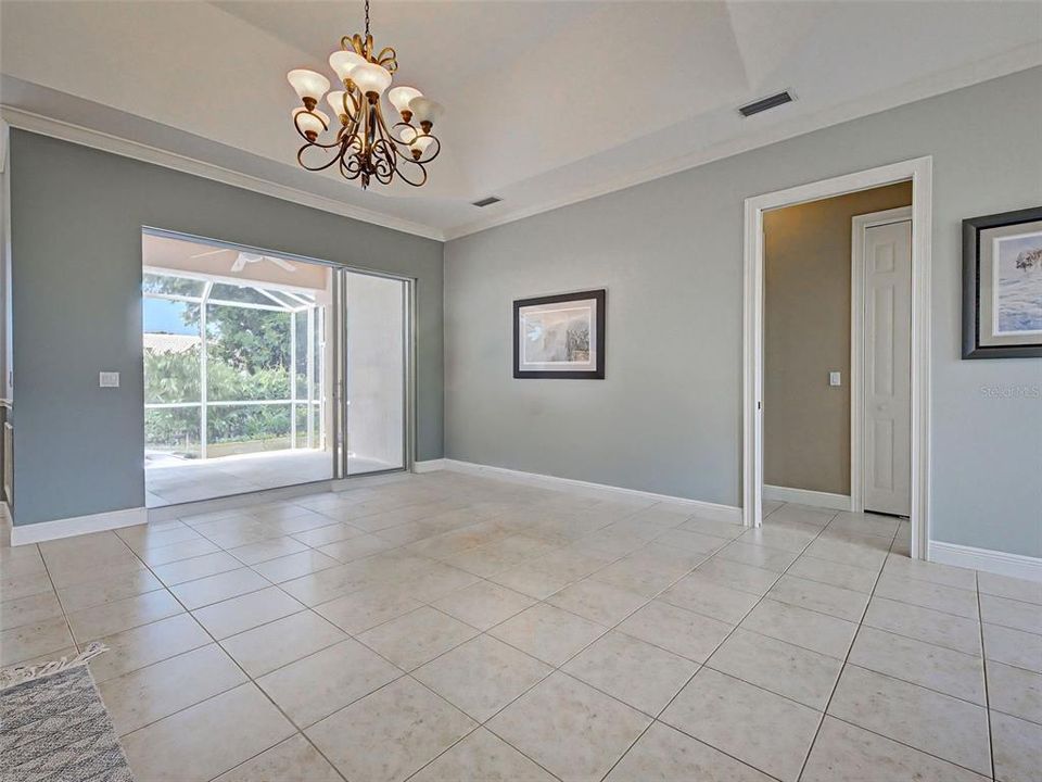 For Sale: $515,000 (4 beds, 2 baths, 1824 Square Feet)