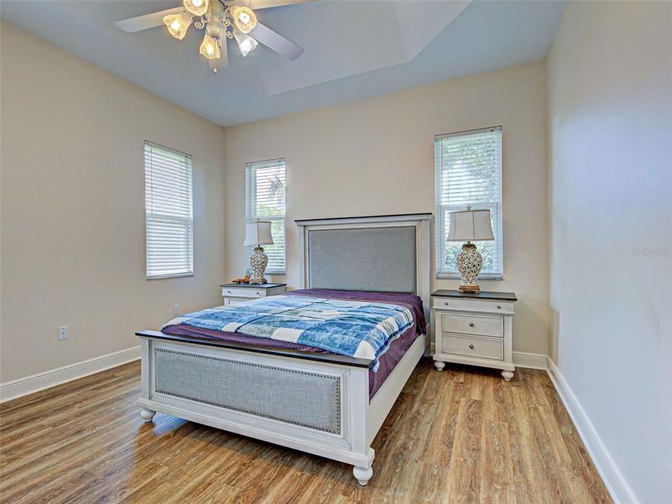 For Sale: $515,000 (4 beds, 2 baths, 1824 Square Feet)