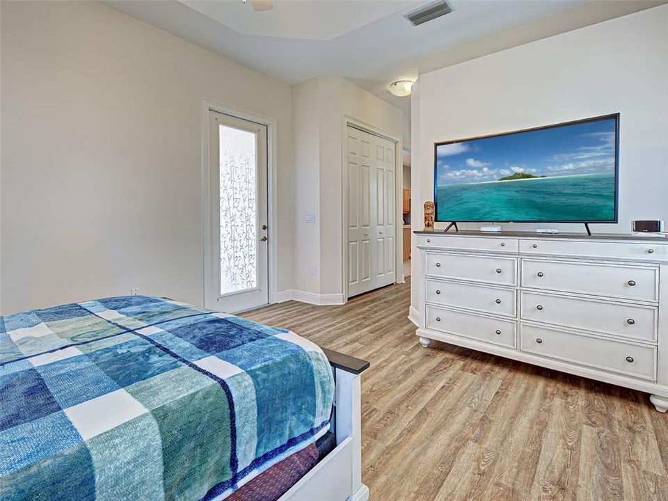 For Sale: $515,000 (4 beds, 2 baths, 1824 Square Feet)