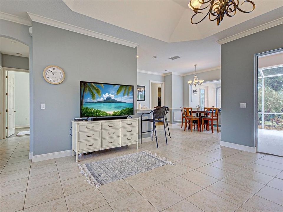 For Sale: $515,000 (4 beds, 2 baths, 1824 Square Feet)
