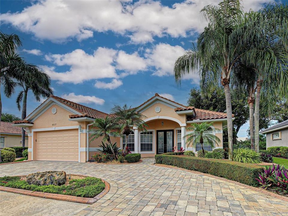 For Sale: $515,000 (4 beds, 2 baths, 1824 Square Feet)