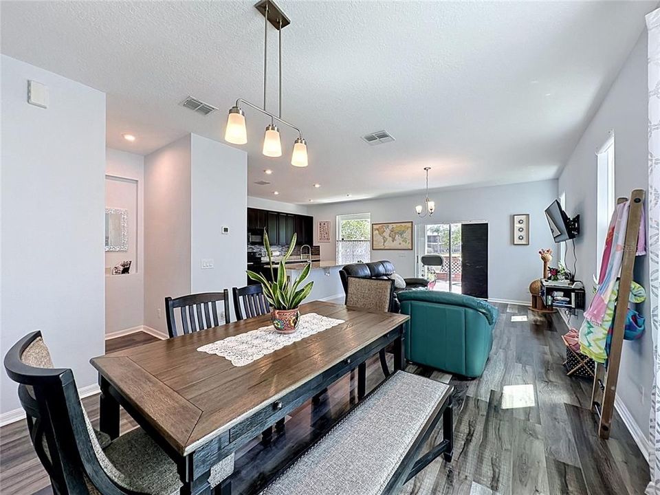 For Sale: $359,900 (3 beds, 2 baths, 1915 Square Feet)