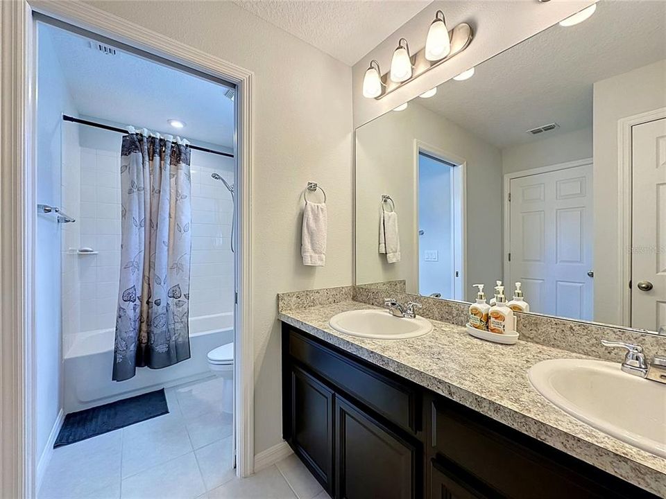 For Sale: $359,900 (3 beds, 2 baths, 1915 Square Feet)