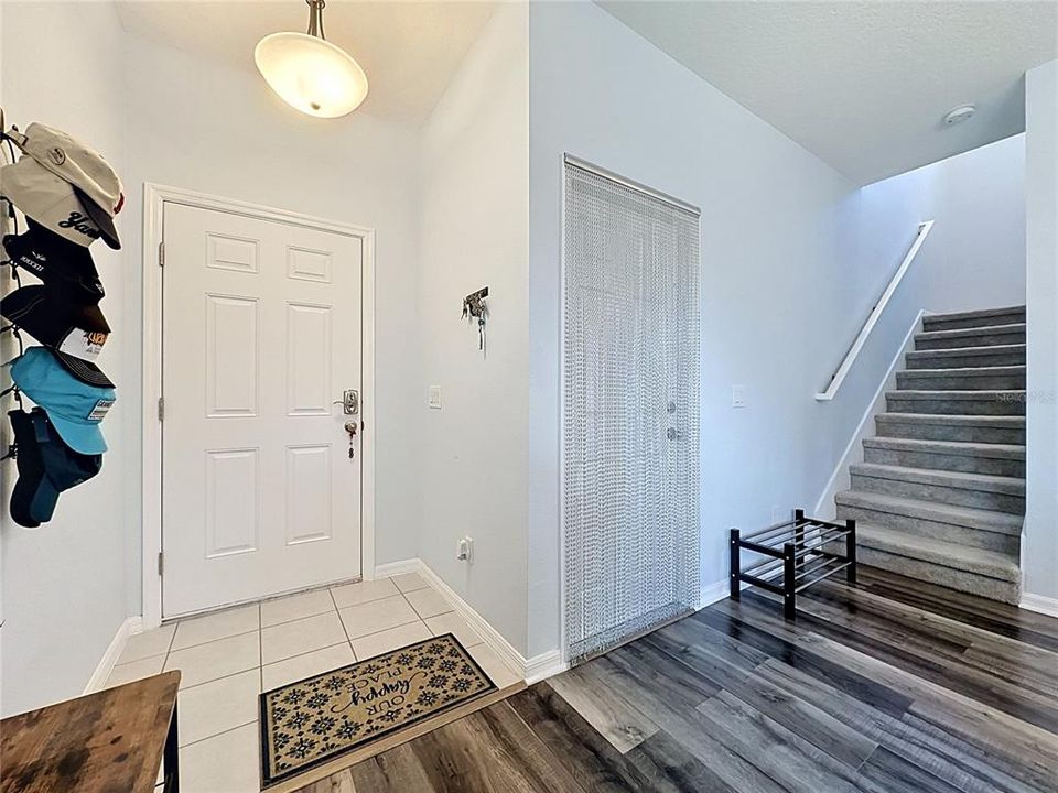 For Sale: $359,900 (3 beds, 2 baths, 1915 Square Feet)