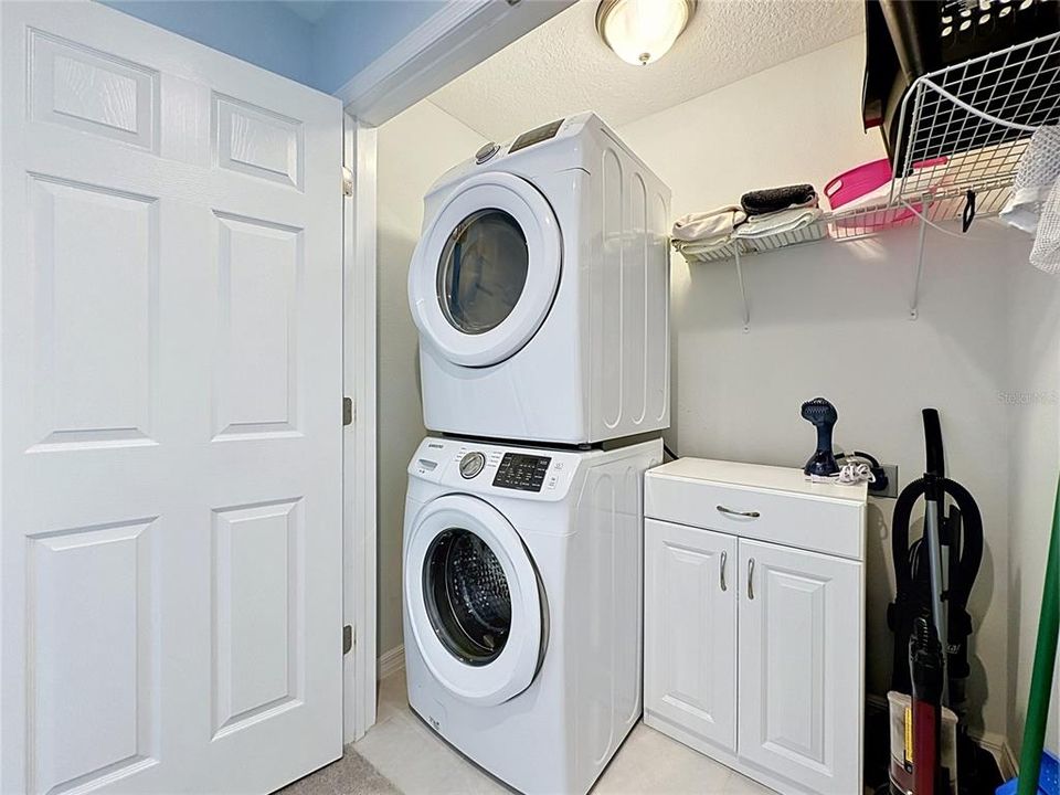 For Sale: $359,900 (3 beds, 2 baths, 1915 Square Feet)