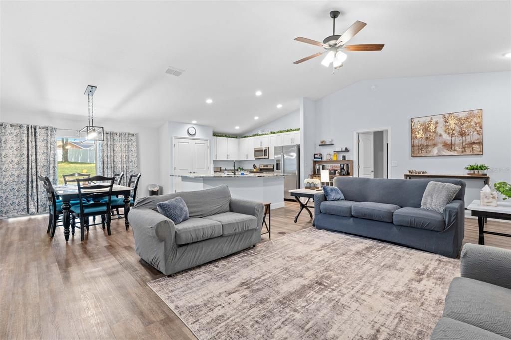 For Sale: $340,000 (3 beds, 2 baths, 1784 Square Feet)