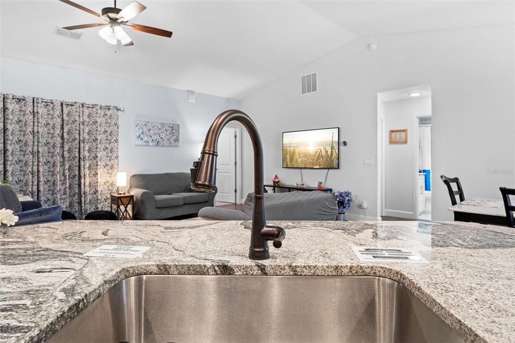 For Sale: $340,000 (3 beds, 2 baths, 1784 Square Feet)