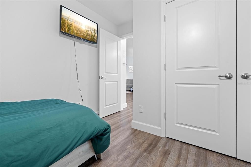 For Sale: $340,000 (3 beds, 2 baths, 1784 Square Feet)