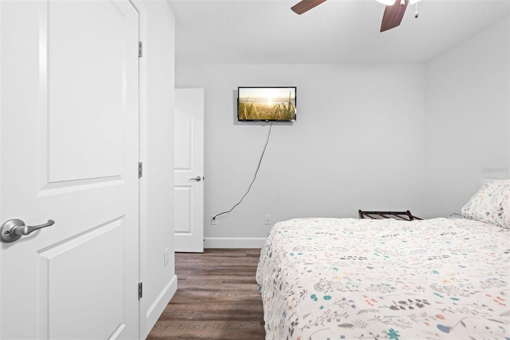 For Sale: $340,000 (3 beds, 2 baths, 1784 Square Feet)
