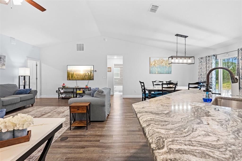For Sale: $340,000 (3 beds, 2 baths, 1784 Square Feet)