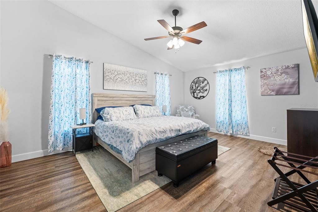 For Sale: $340,000 (3 beds, 2 baths, 1784 Square Feet)