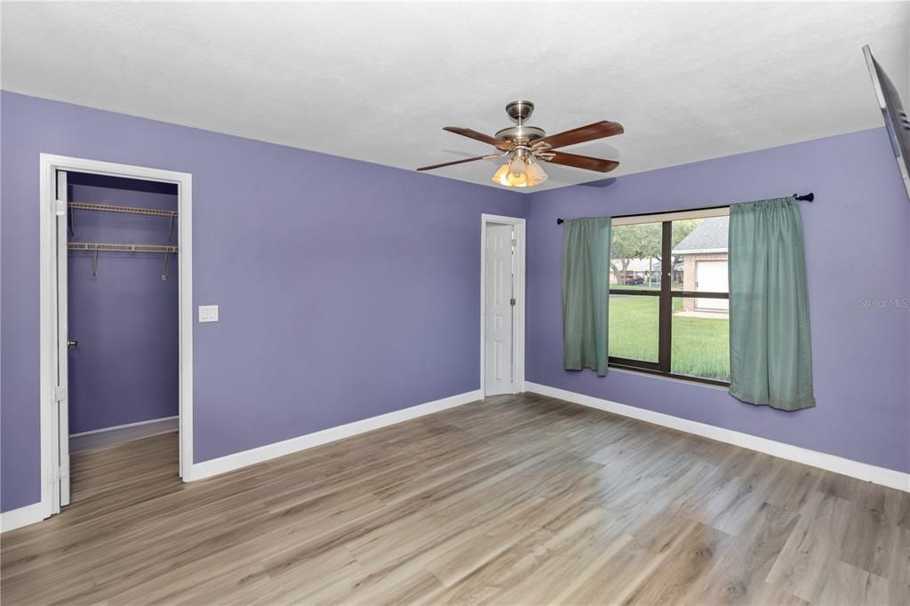 For Sale: $274,900 (3 beds, 2 baths, 1126 Square Feet)