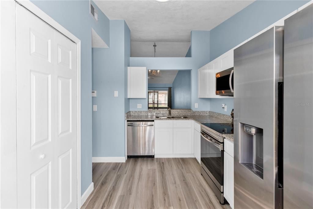 For Sale: $274,900 (3 beds, 2 baths, 1126 Square Feet)