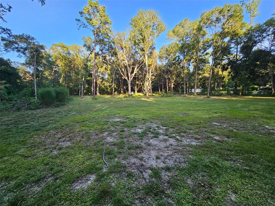 En Venta: $200,000 (2.01 acres)