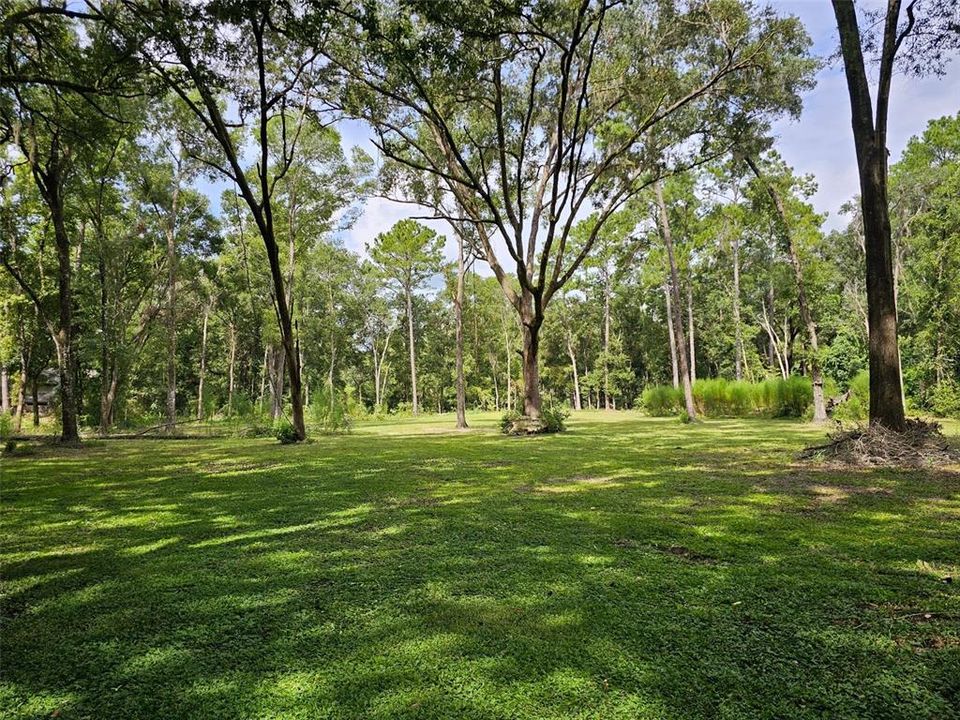 En Venta: $200,000 (2.01 acres)