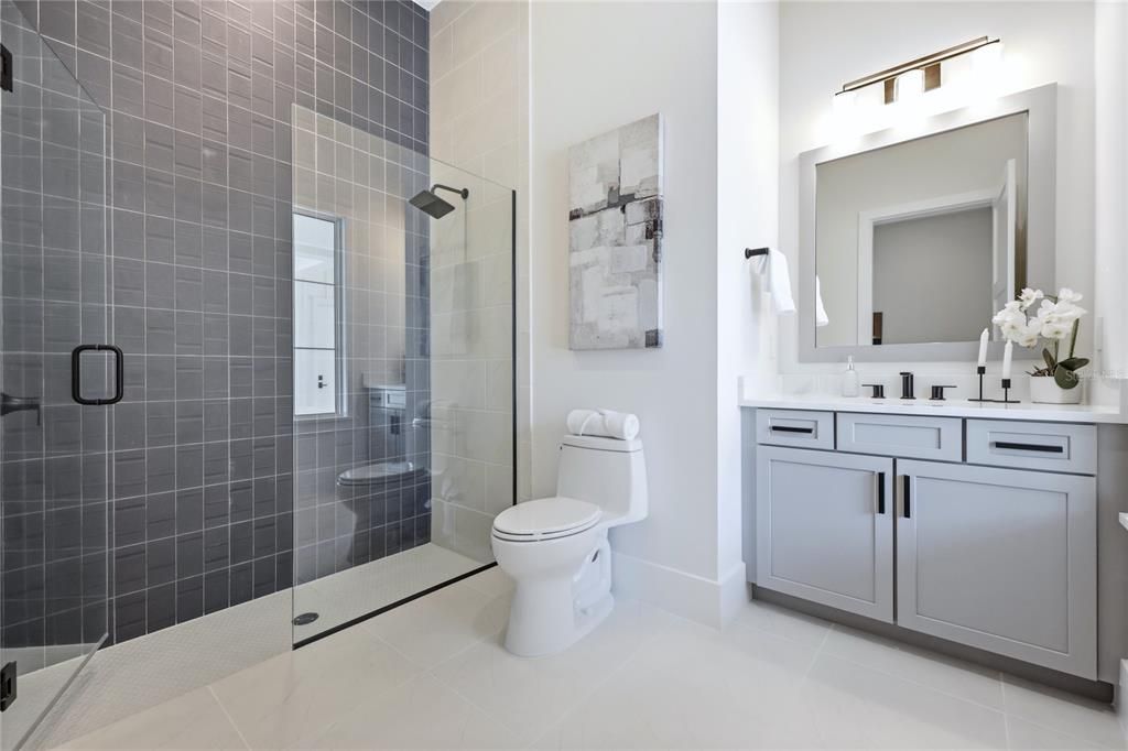 For Sale: $2,595,000 (5 beds, 5 baths, 4433 Square Feet)