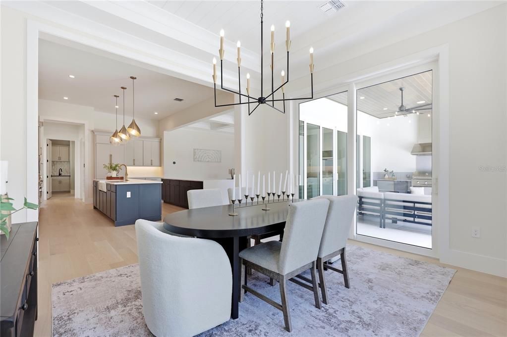 For Sale: $2,595,000 (5 beds, 5 baths, 4433 Square Feet)