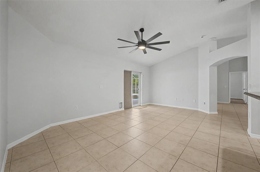 For Sale: $475,000 (4 beds, 2 baths, 2068 Square Feet)