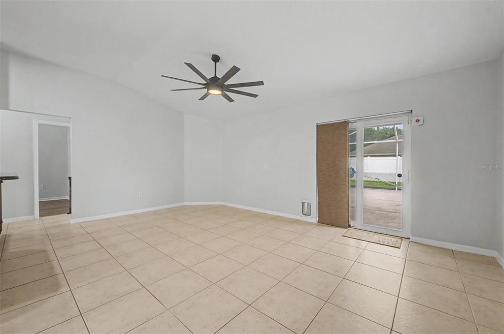 For Sale: $475,000 (4 beds, 2 baths, 2068 Square Feet)