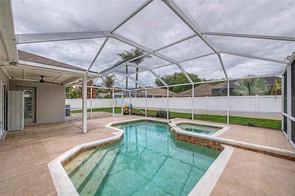 For Sale: $475,000 (4 beds, 2 baths, 2068 Square Feet)