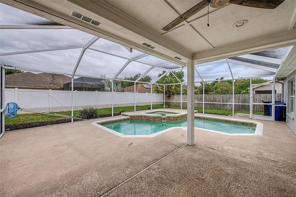 For Sale: $475,000 (4 beds, 2 baths, 2068 Square Feet)
