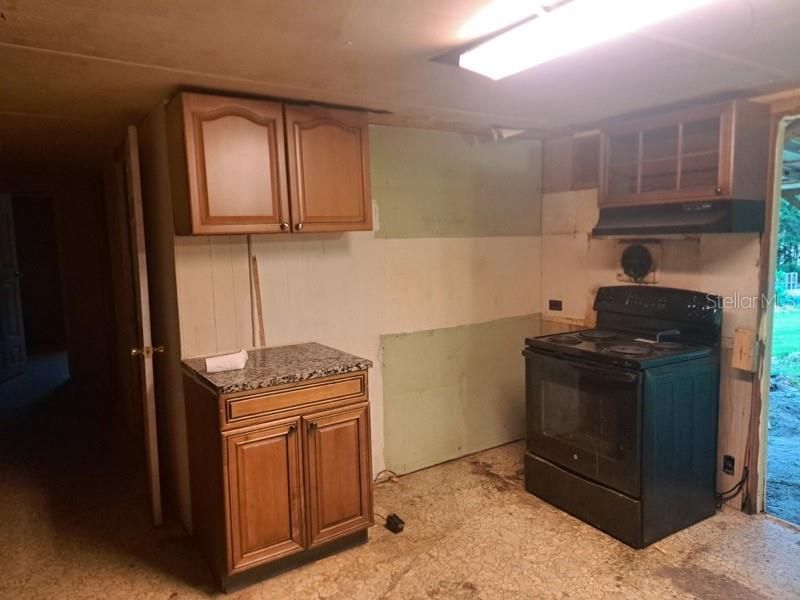 На продажу: $70,000 (4 спален, 2 ванн, 1248 Квадратных фут)