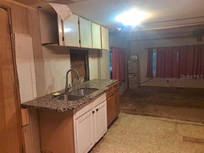 На продажу: $70,000 (4 спален, 2 ванн, 1248 Квадратных фут)