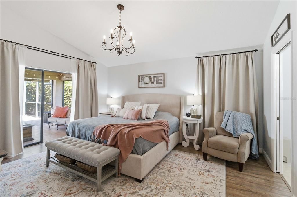 En Venta: $574,900 (4 camas, 2 baños, 2248 Pies cuadrados)