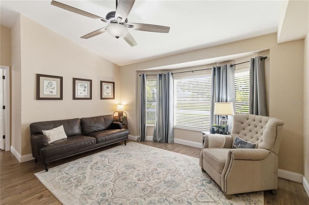 En Venta: $574,900 (4 camas, 2 baños, 2248 Pies cuadrados)