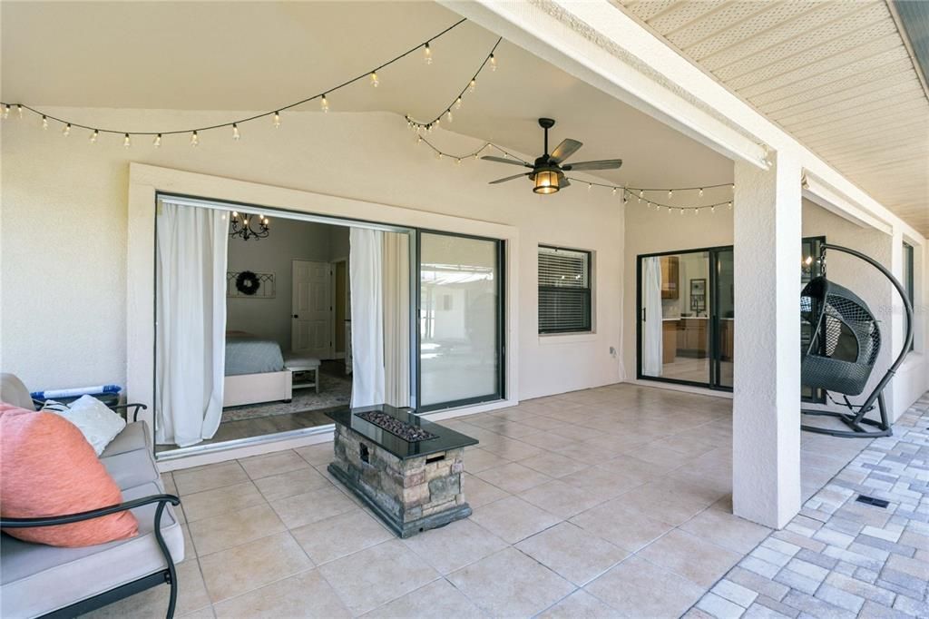 En Venta: $574,900 (4 camas, 2 baños, 2248 Pies cuadrados)