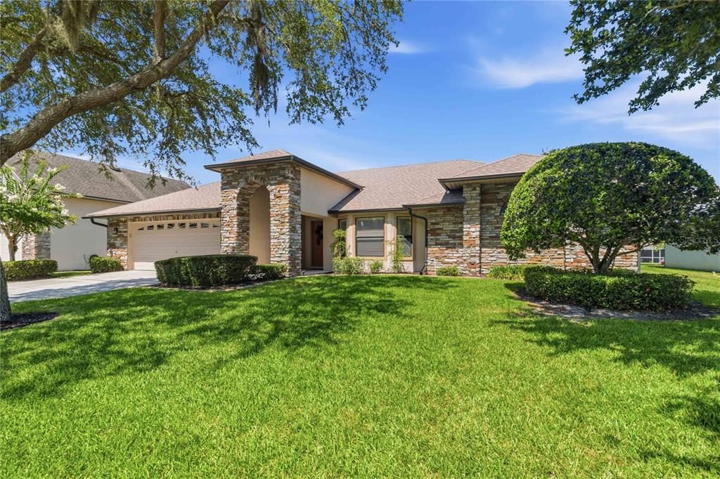 En Venta: $574,900 (4 camas, 2 baños, 2248 Pies cuadrados)